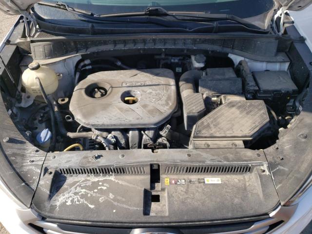 KM8J23A47HU336133 - 2017 HYUNDAI TUCSON SE WHITE photo 11