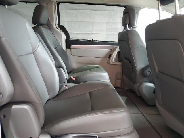 2V4RW3DG8BR621855 - 2011 VOLKSWAGEN ROUTAN SE SILVER photo 11