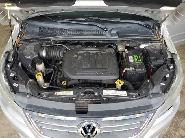 2V4RW3DG8BR621855 - 2011 VOLKSWAGEN ROUTAN SE SILVER photo 12