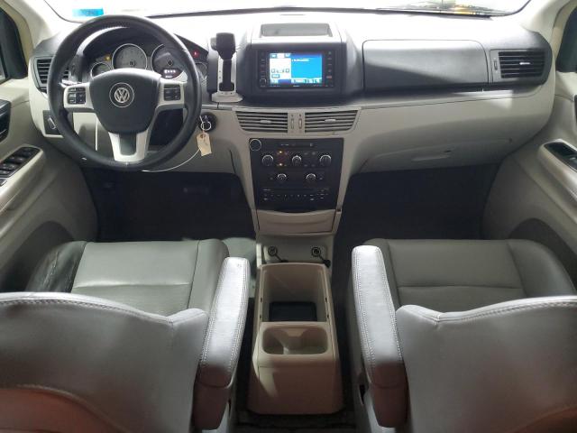 2V4RW3DG8BR621855 - 2011 VOLKSWAGEN ROUTAN SE SILVER photo 8