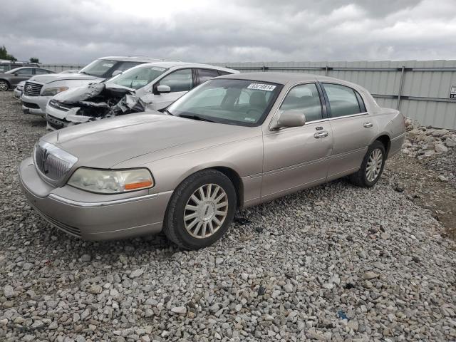 1LNHM81W83Y682622 - 2003 LINCOLN TOWN CAR EXECUTIVE TAN photo 1