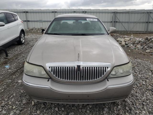 1LNHM81W83Y682622 - 2003 LINCOLN TOWN CAR EXECUTIVE TAN photo 5