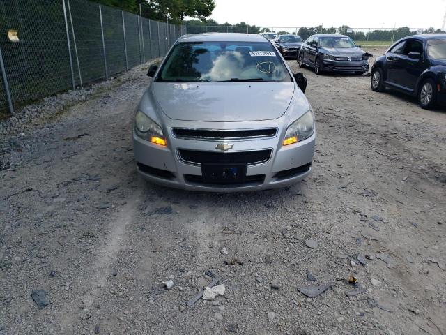1G1ZB5EB8AF147652 - 2010 CHEVROLET MALIBU LS ვერცხლისფერი ფოტო 5