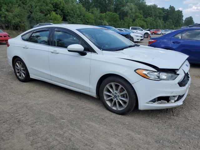 3FA6P0HD2HR361809 - 2017 FORD FUSION SE თეთრი ფოტო 4