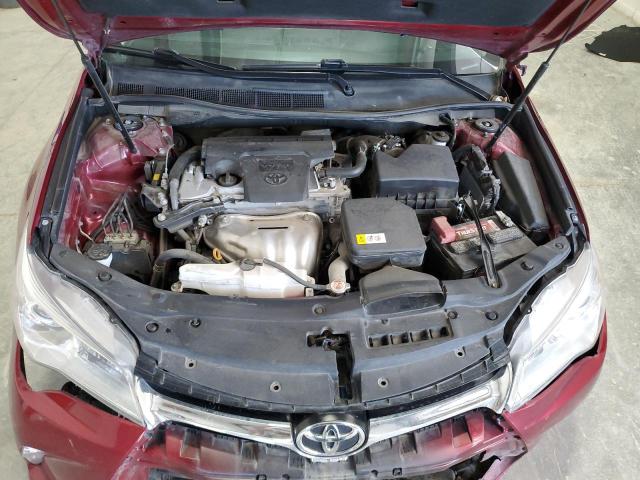4T1BF1FK4HU800676 - 2017 TOYOTA CAMRY LE 红色 照片 11