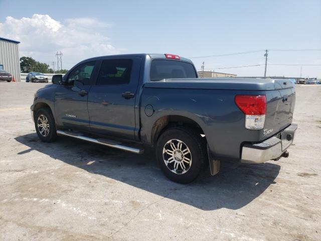 5TFEM5F11AX018779 - 2010 TOYOTA TUNDRA CREWMAX SR5 GRAY photo 2