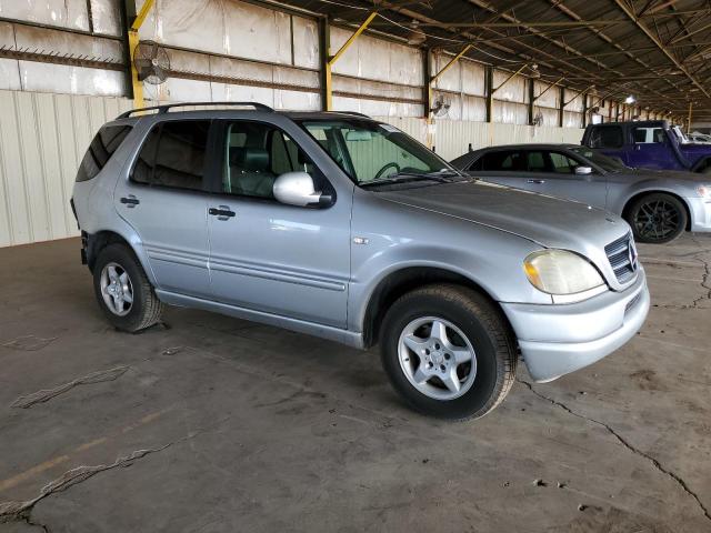 4JGAB54E01A246636 - 2001 MERCEDES-BENZ ML 320 SILVER photo 4