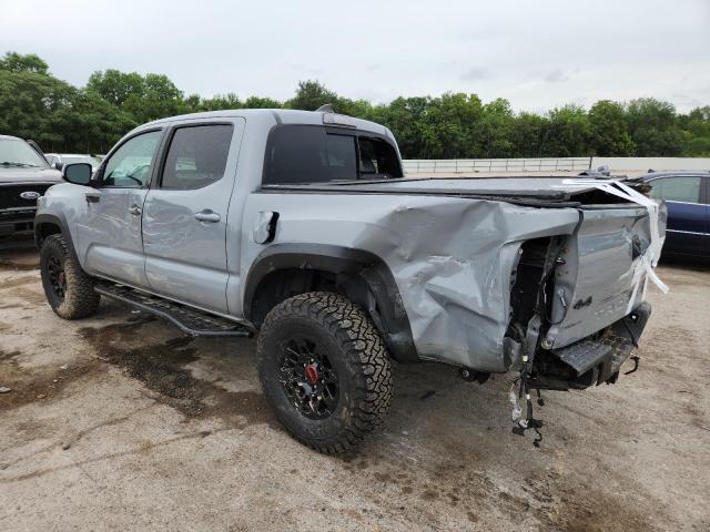 5TFCZ5AN4HX116105 - 2017 TOYOTA TACOMA DOUBLE CAB GRAY photo 2