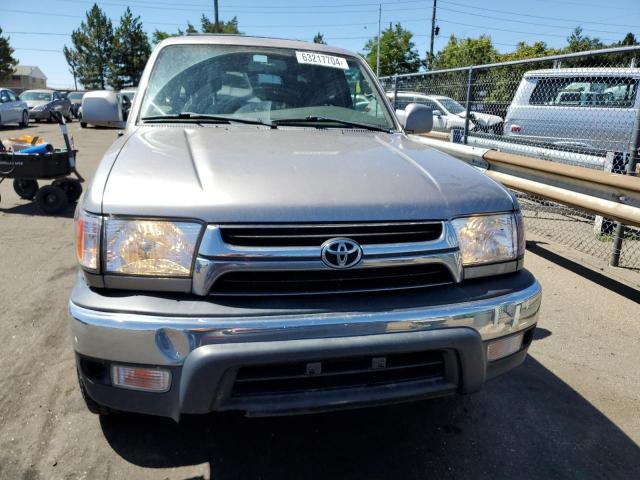 JT3GN86R820227724 - 2002 TOYOTA 4RUNNER SR5 SILVER photo 5