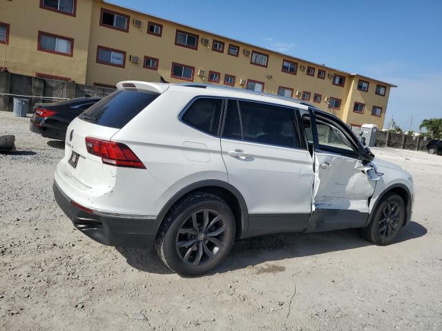3VV3B7AX1NM039276 - 2022 VOLKSWAGEN TIGUAN SE WHITE photo 3