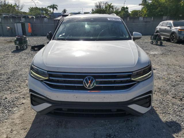 3VV3B7AX1NM039276 - 2022 VOLKSWAGEN TIGUAN SE WHITE photo 5