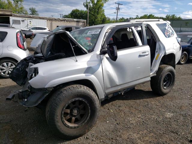 JTEBU5JR2G5372018 - 2016 TOYOTA 4RUNNER SR5/SR5 PREMIUM 银色 照片 1