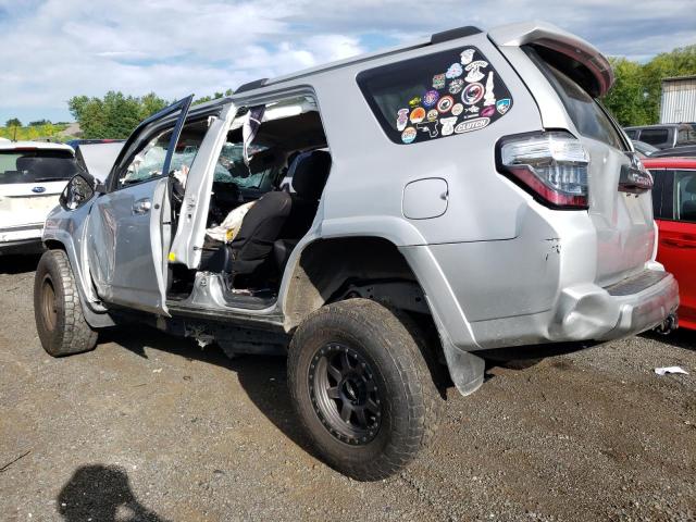 JTEBU5JR2G5372018 - 2016 TOYOTA 4RUNNER SR5/SR5 PREMIUM 银色 照片 2