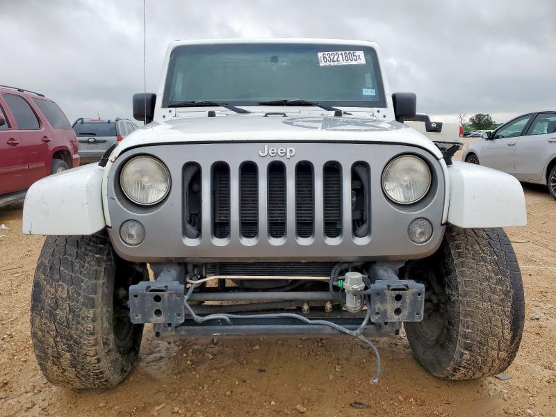 1C4BJWDG4EL187376 - 2014 JEEP WRANGLER U SPORT Белый фото 5