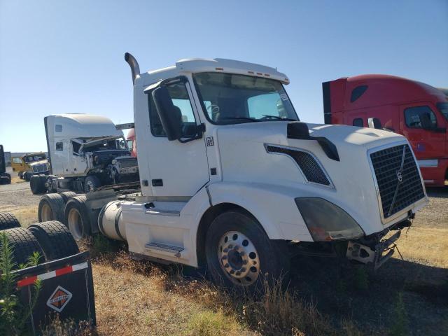 2015 VOLVO VN VNL, null