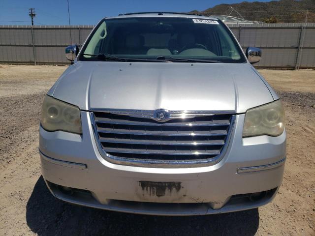 2A8HR64X68R698711 - 2008 CHRYSLER TOWN & COU LIMITED SILVER photo 5