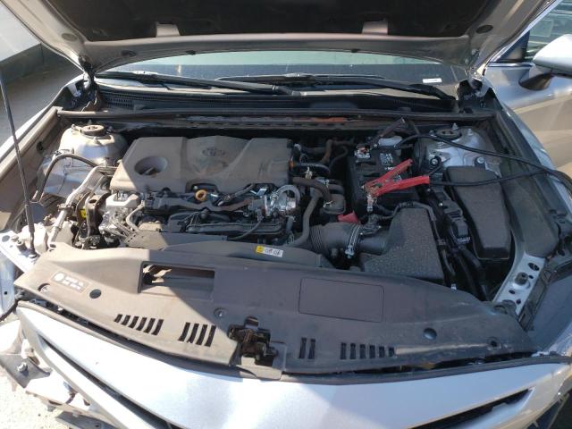 4T1G11AK3RU840650 - 2024 TOYOTA CAMRY SE NIGHT SHADE SILVER photo 11