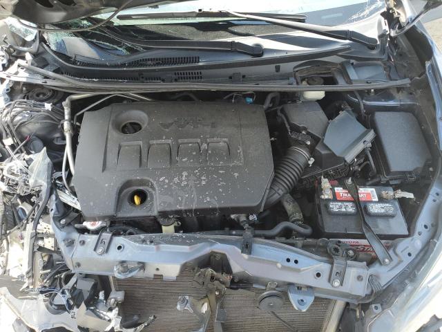 2T1BURHE5JC038221 - 2018 TOYOTA COROLLA L GRAY photo 11