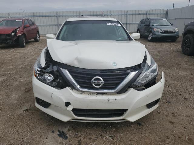 1N4AL3AP5HN356943 - 2017 NISSAN ALTIMA 2.5 WHITE photo 5