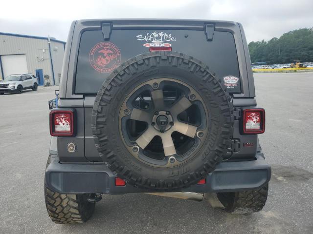 1C4HJXEN7JW325076 - 2018 JEEP WRANGLER U SAHARA Grau Foto 6