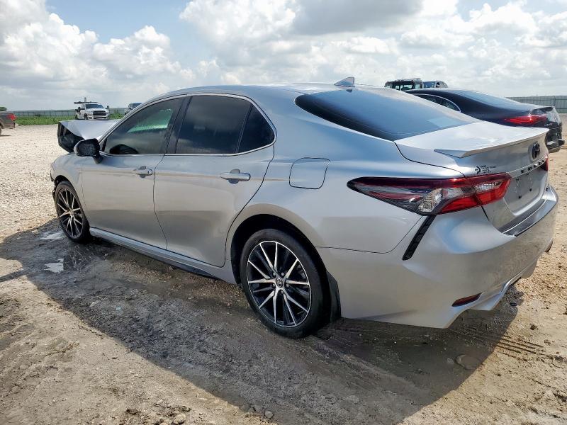 4T1G11AK3RU852488 - 2024 TOYOTA CAMRY SE NIGHT SHADE SILVER photo 2