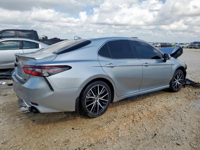4T1G11AK3RU852488 - 2024 TOYOTA CAMRY SE NIGHT SHADE SILVER photo 3