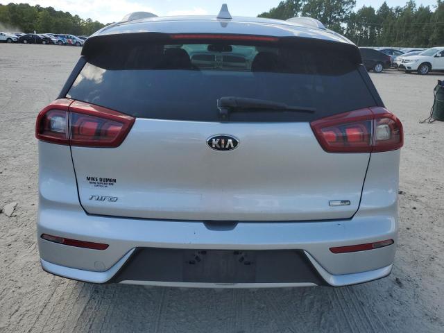 KNDCB3LC3H5094839 - 2017 KIA NIRO FE SILVER photo 6