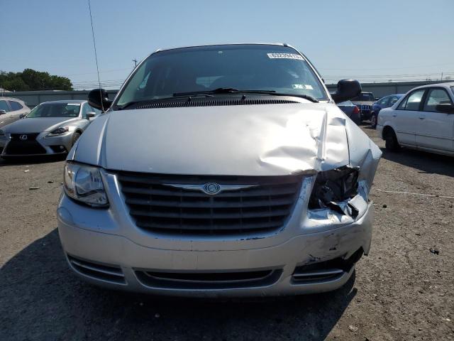 1A4GJ45R67B245680 - 2007 CHRYSLER TOWN & COU LX SILVER photo 5