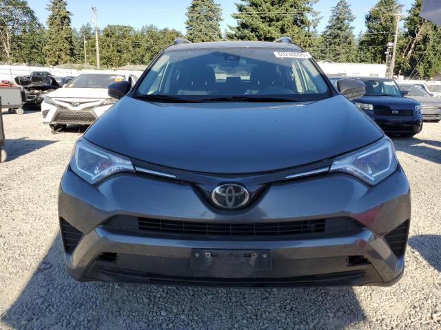 JTMBFREV7JJ743704 - 2018 TOYOTA RAV4 LE GRAY photo 5
