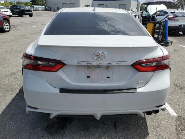 4T1G11AK5PU081187 - 2023 TOYOTA CAMRY SE NIGHT SHADE WHITE photo 6