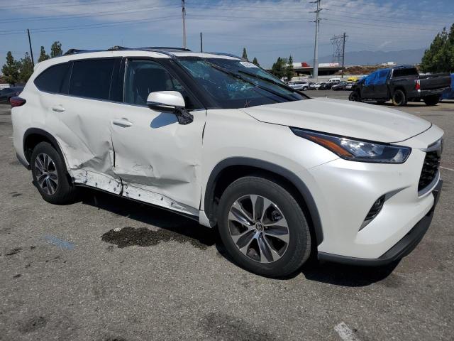 5TDHZRAH0LS008635 - 2020 TOYOTA HIGHLANDER XLE WHITE photo 4