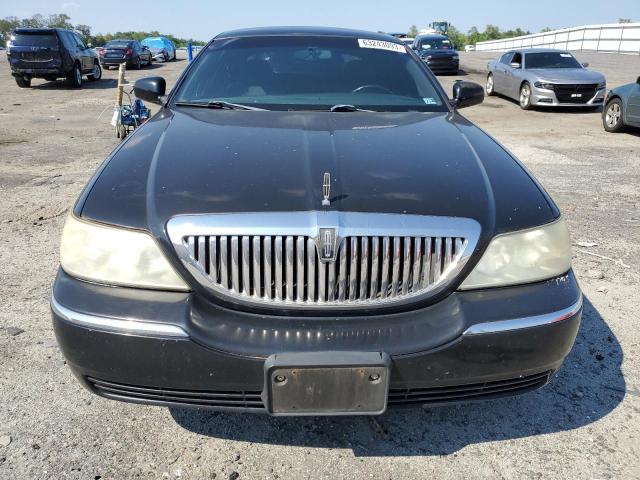 1LNHM81W04Y687363 - 2004 LINCOLN TOWN CAR EXECUTIVE BLACK photo 5
