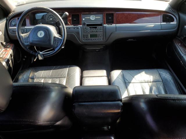 1LNHM81W04Y687363 - 2004 LINCOLN TOWN CAR EXECUTIVE BLACK photo 8