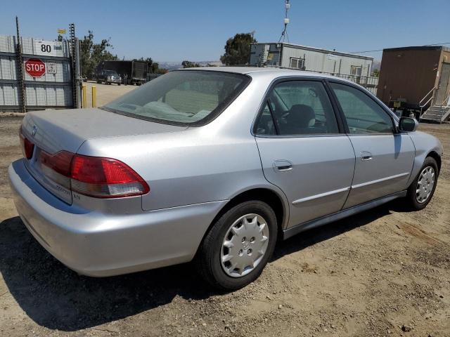 1HGCG66572A084704 - 2002 HONDA ACCORD LX SILVER photo 3