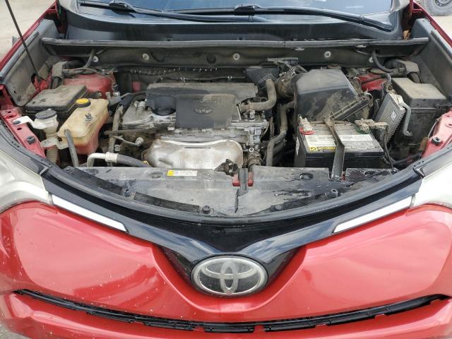 2T3ZFREV1HW337038 - 2017 TOYOTA RAV4 LE 红色 照片 12