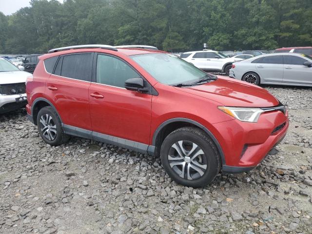 2T3ZFREV1HW337038 - 2017 TOYOTA RAV4 LE 红色 照片 4