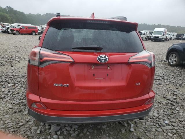 2T3ZFREV1HW337038 - 2017 TOYOTA RAV4 LE 红色 照片 6
