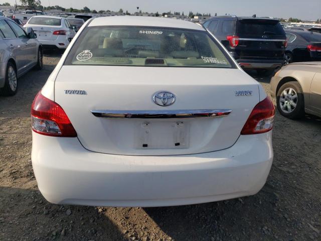 JTDBT923984033109 - 2008 TOYOTA YARIS WHITE photo 6