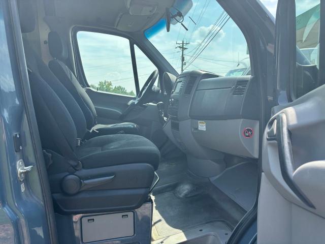 WD3PE7CD4JP631084 - 2018 MERCEDES-BENZ SPRINTER 2500 Niebieski zdjęcie 5