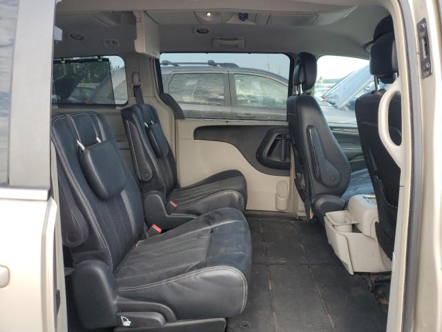 2C4RC1CG5GR132569 - 2016 CHRYSLER TOWN & COU TOURING L CREAM photo 11