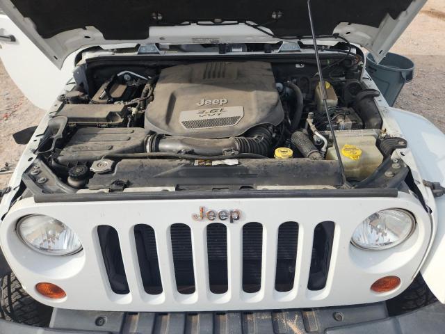 1C4BJWEG3DL655675 - 2013 JEEP WRANGLER U SAHARA თეთრი ფოტო 11