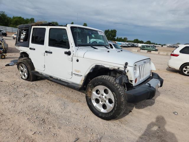 1C4BJWEG3DL655675 - 2013 JEEP WRANGLER U SAHARA თეთრი ფოტო 4