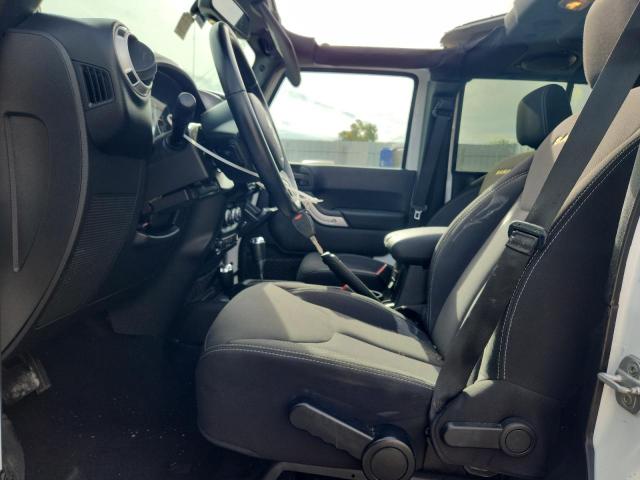 1C4BJWEG3DL655675 - 2013 JEEP WRANGLER U SAHARA თეთრი ფოტო 7