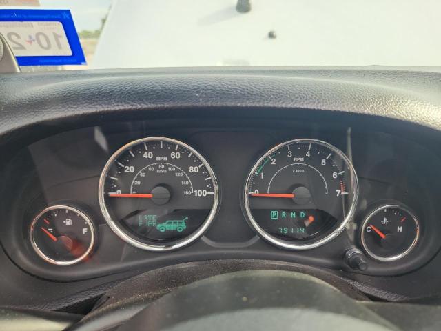 1C4BJWEG3DL655675 - 2013 JEEP WRANGLER U SAHARA თეთრი ფოტო 9