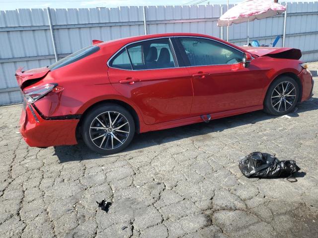 4T1G31AK0PU048897 - 2023 TOYOTA CAMRY SE NIGHT SHADE RED photo 3