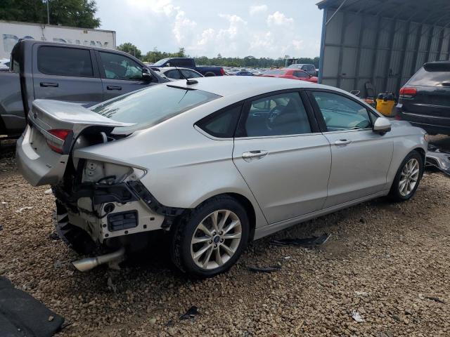 3FA6P0H70HR111527 - 2017 FORD FUSION SE SILVER photo 3