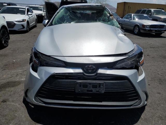5YFB4MDE5PP053609 - 2023 TOYOTA COROLLA LE SILVER photo 5
