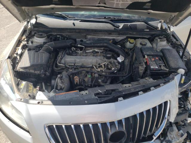 W04GX5GV2B1105476 - 2011 BUICK REGAL CXL SILVER photo 11