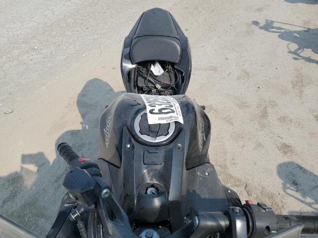 JKAEXEJ12HDA01352 - 2017 KAWASAKI EX650 J შავი ფოტო 5