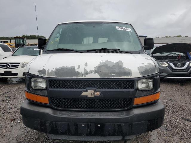 1GCWGFCA2D1111761 - 2013 CHEVROLET EXPRESS G2 WHITE photo 5